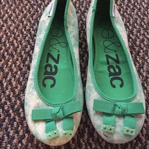 Zoe & Zac Green Tye Dyed Canvas Flats Shoes 8M